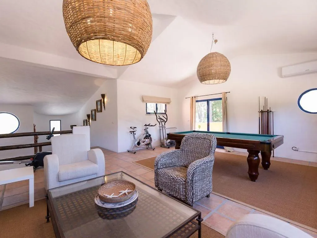 Villa Lotus Verde - Spacious 6 Bedroom Villa In Aroeira - Pool Table And Private Pool Lisbon