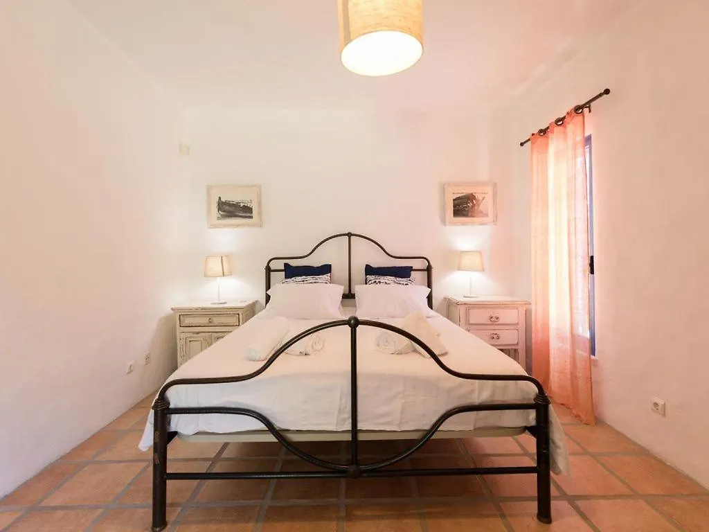 Villa Lotus Verde - Spacious 6 Bedroom Villa In Aroeira - Pool Table And Private Pool Lisbon