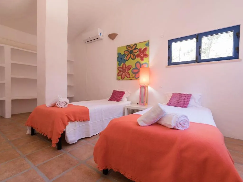 Villa Lotus Verde - Spacious 6 Bedroom Villa In Aroeira - Pool Table And Private Pool Lisbon