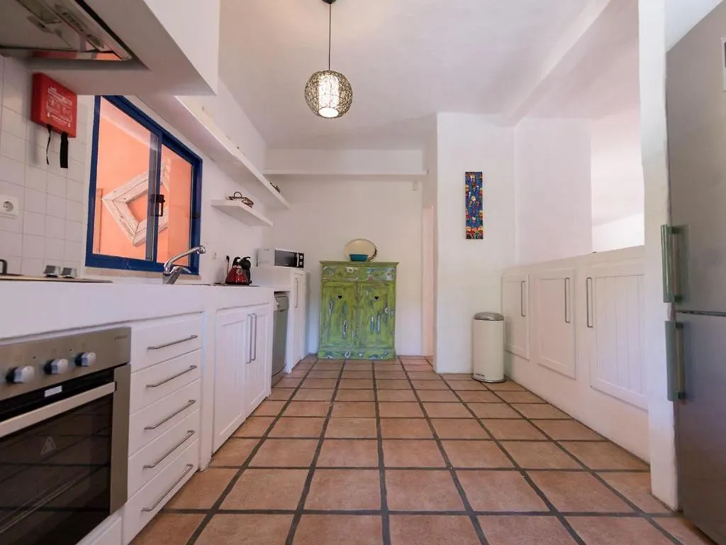 Villa Lotus Verde - Spacious 6 Bedroom Villa In Aroeira - Pool Table And Private Pool Lisbon