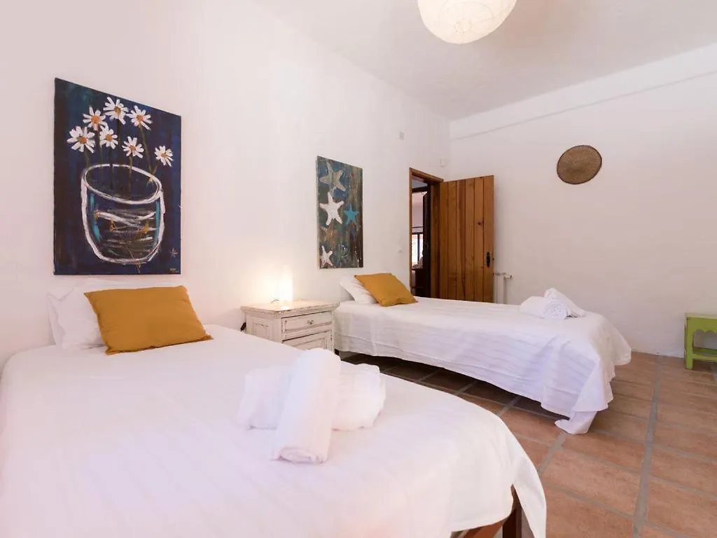 Villa Lotus Verde - Spacious 6 Bedroom Villa In Aroeira - Pool Table And Private Pool Lisbon