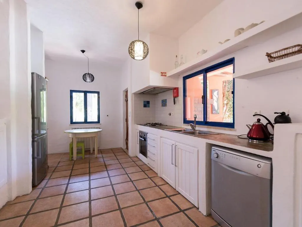 Villa Lotus Verde - Spacious 6 Bedroom Villa In Aroeira - Pool Table And Private Pool Lisbon
