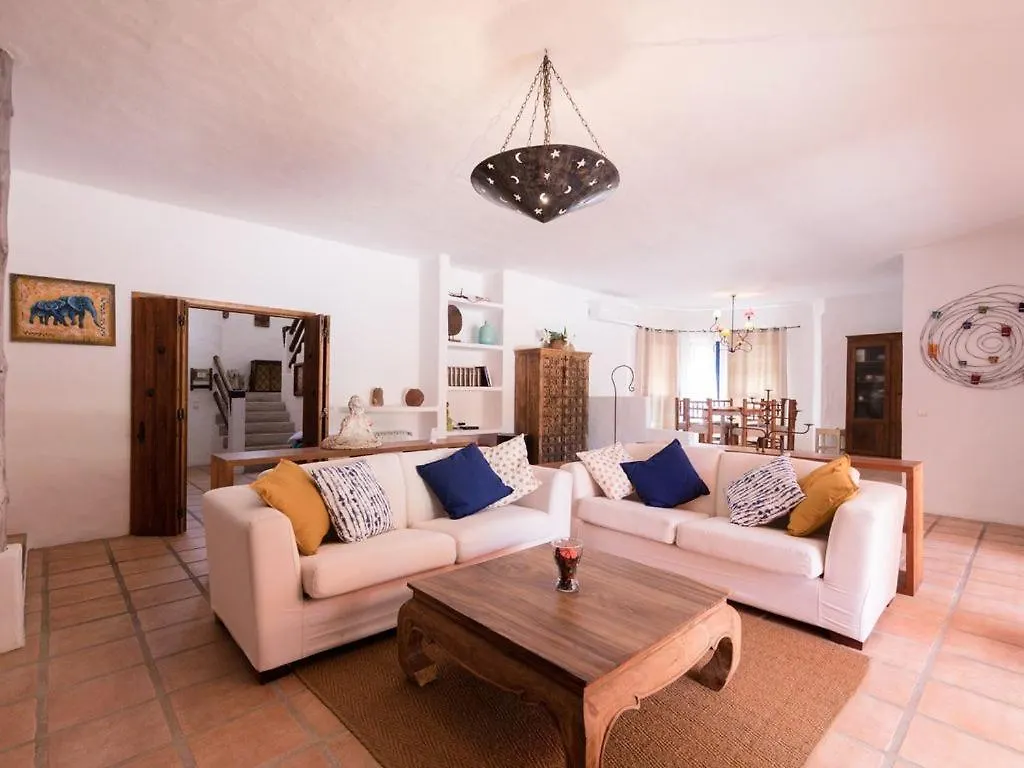 Villa Lotus Verde - Spacious 6 Bedroom Villa In Aroeira - Pool Table And Private Pool Lisbon Portugal