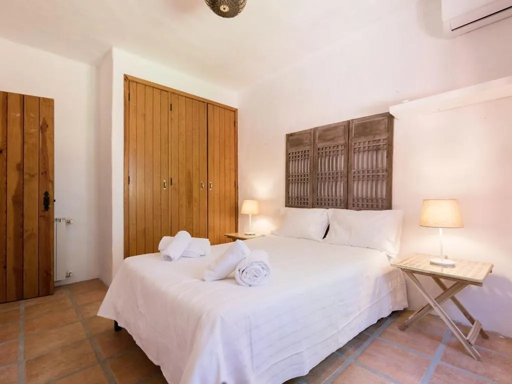 Villa Lotus Verde - Spacious 6 Bedroom Villa In Aroeira - Pool Table And Private Pool Lisbon Portugal