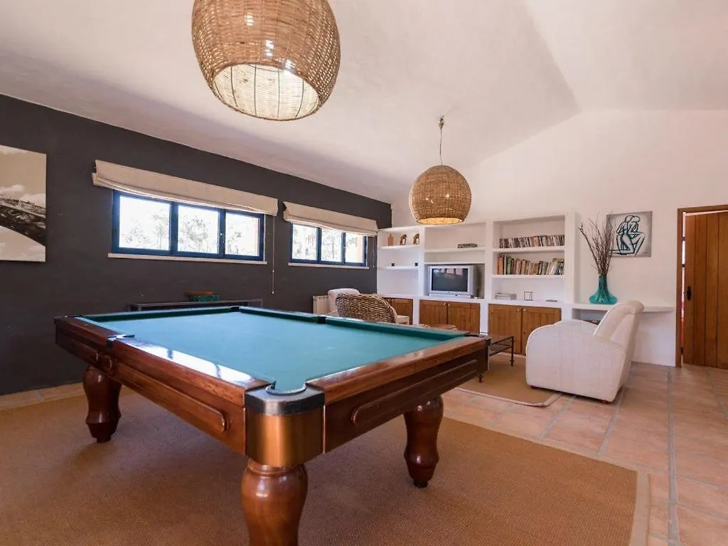 Villa Lotus Verde - Spacious 6 Bedroom Villa In Aroeira - Pool Table And Private Pool Lisbon