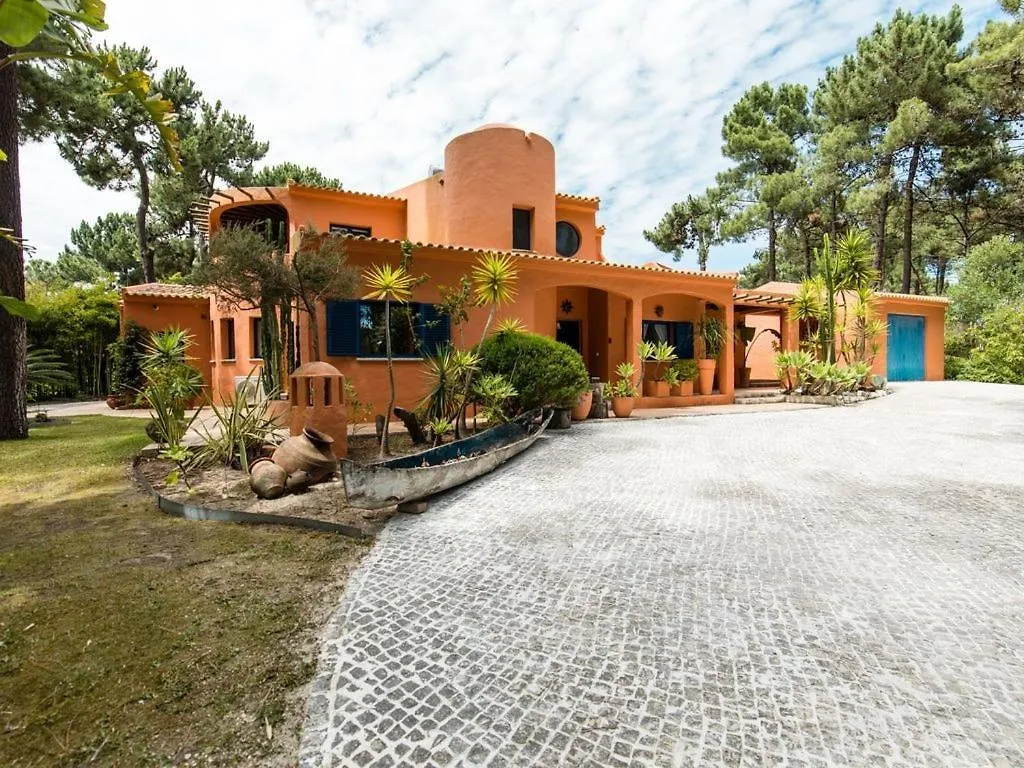 Villa Lotus Verde - Spacious 6 Bedroom Villa In Aroeira - Pool Table And Private Pool Lisbon
